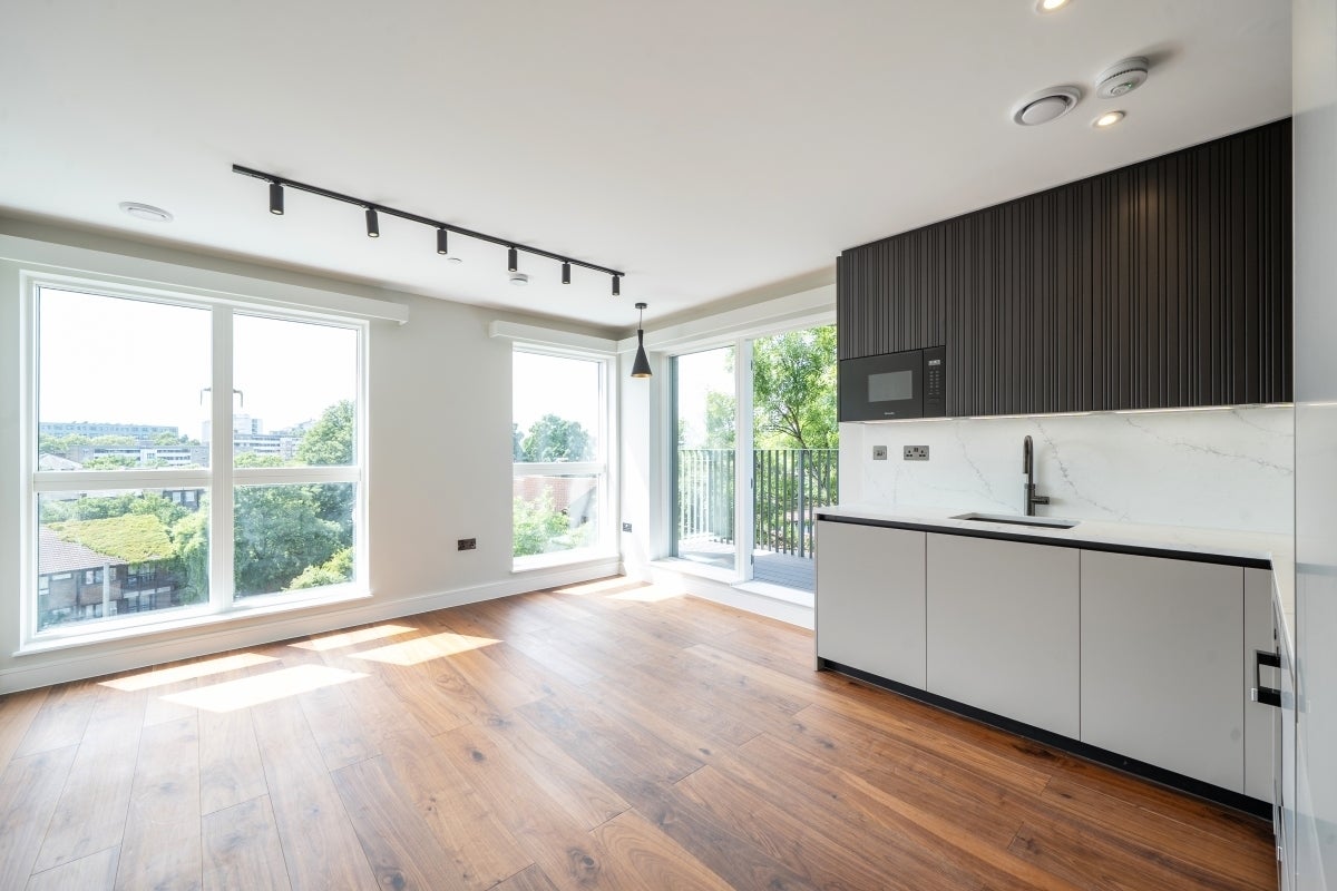 Flat Maygrove Road in Greater London