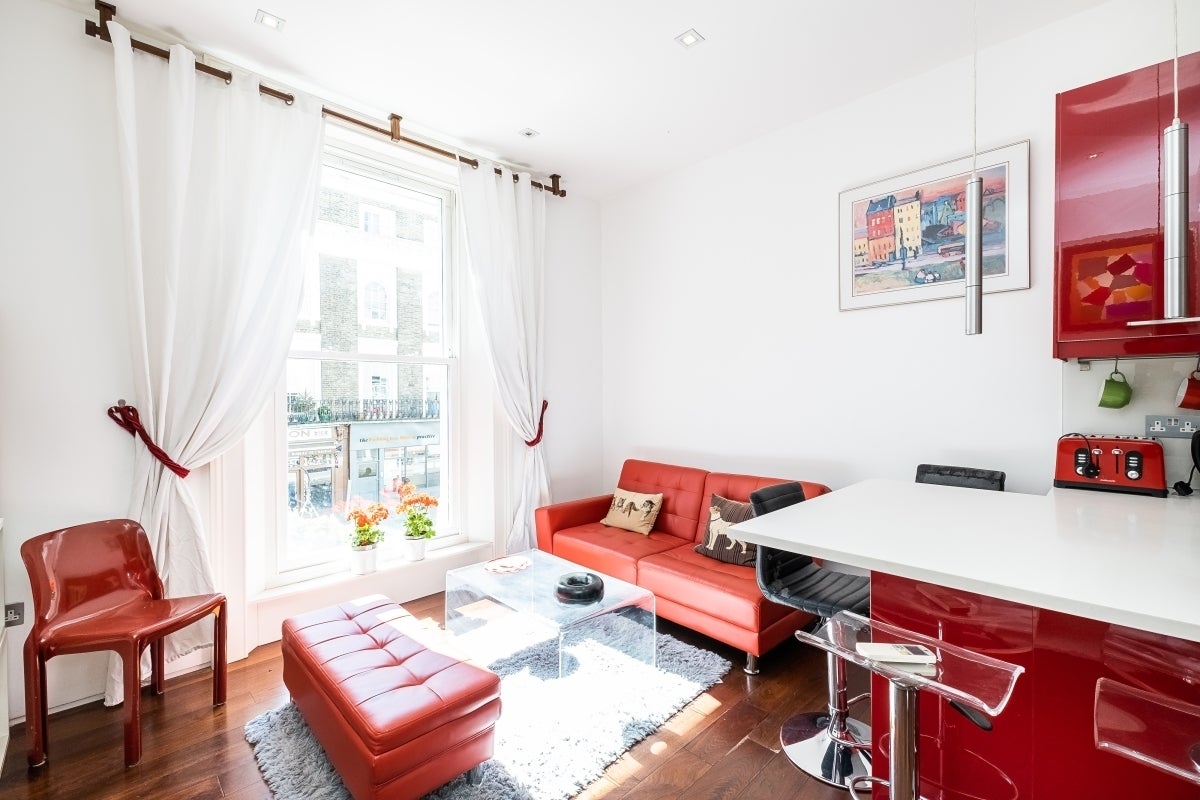 Flat Craven Road in City of Westminster