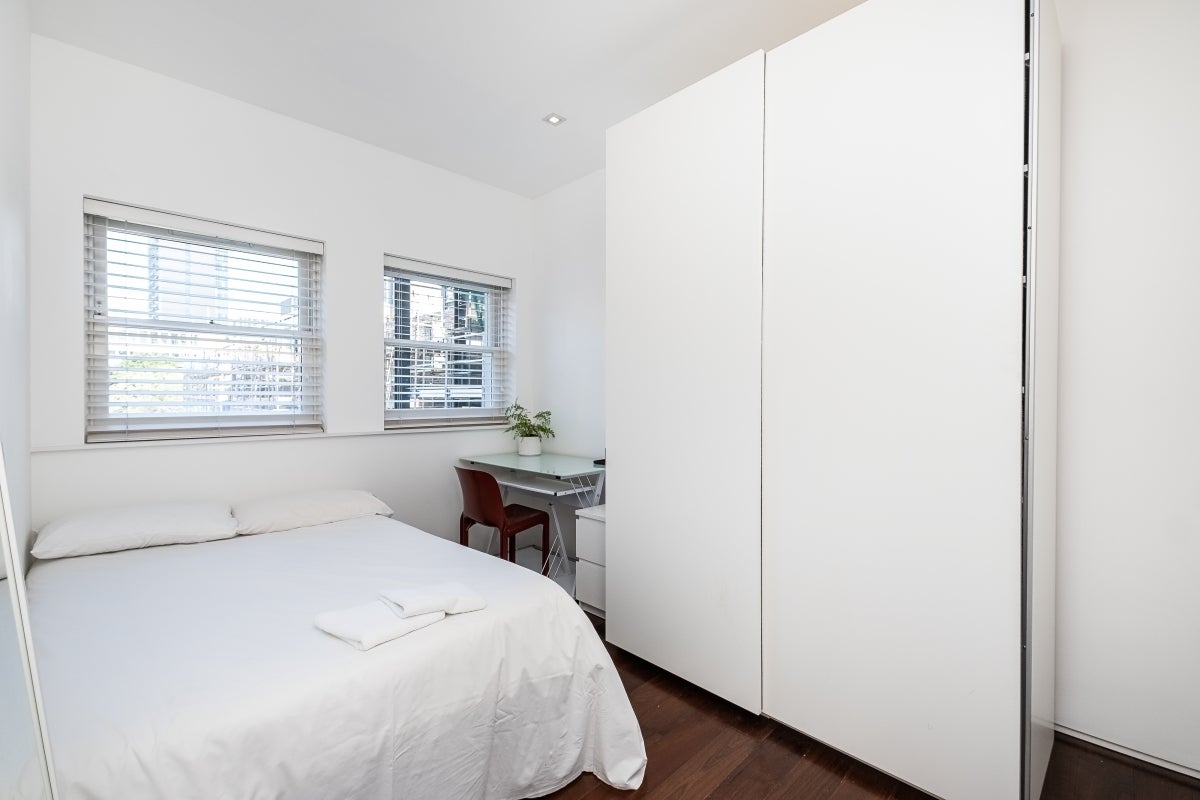 Flat Craven Road in City of Westminster