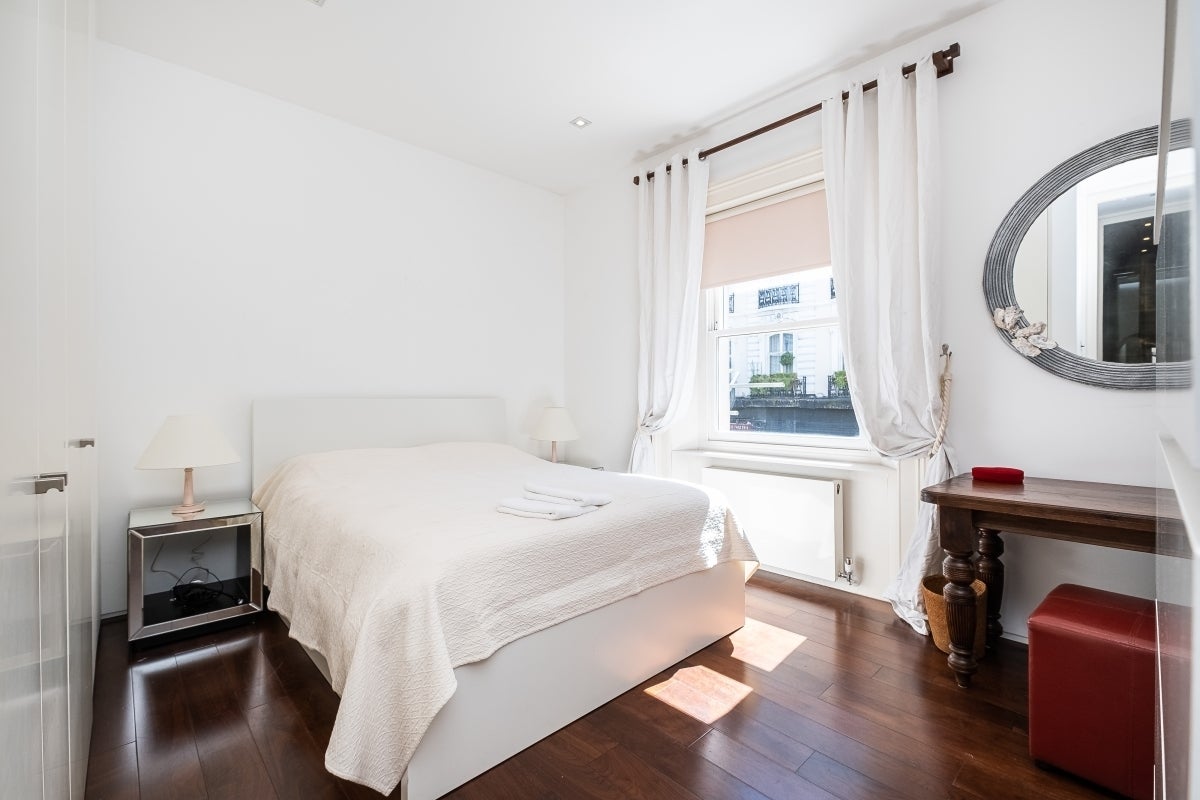 Flat Craven Road in City of Westminster