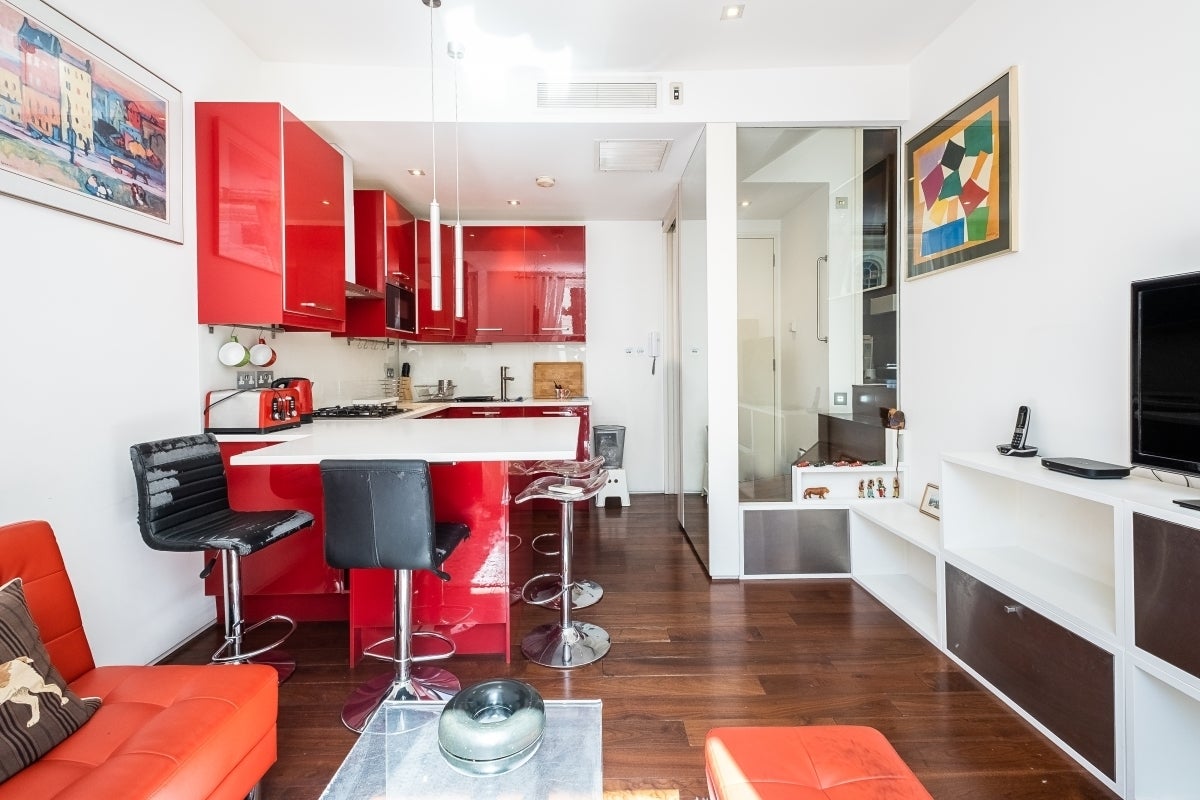 Flat Craven Road in City of Westminster