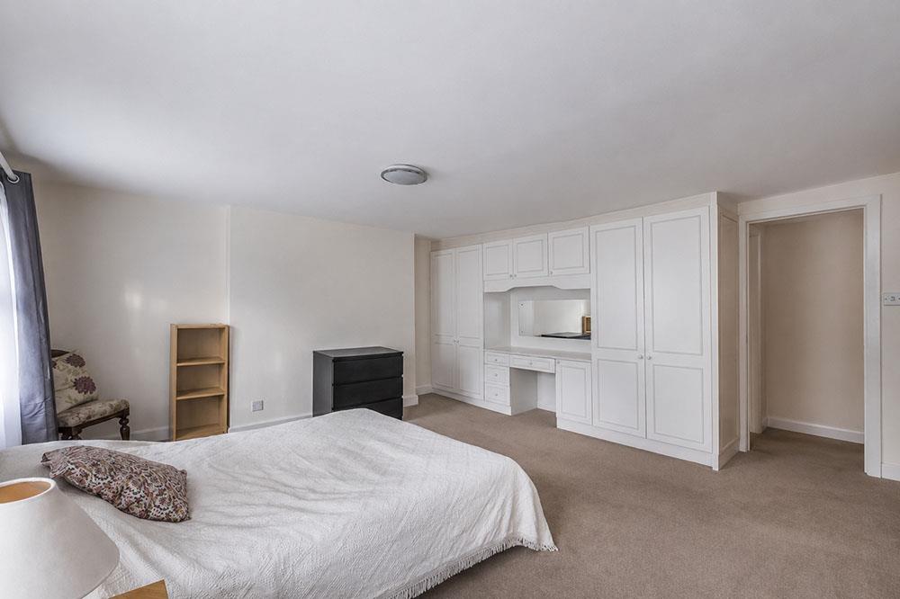 Flat Circus Road in City of Westminster