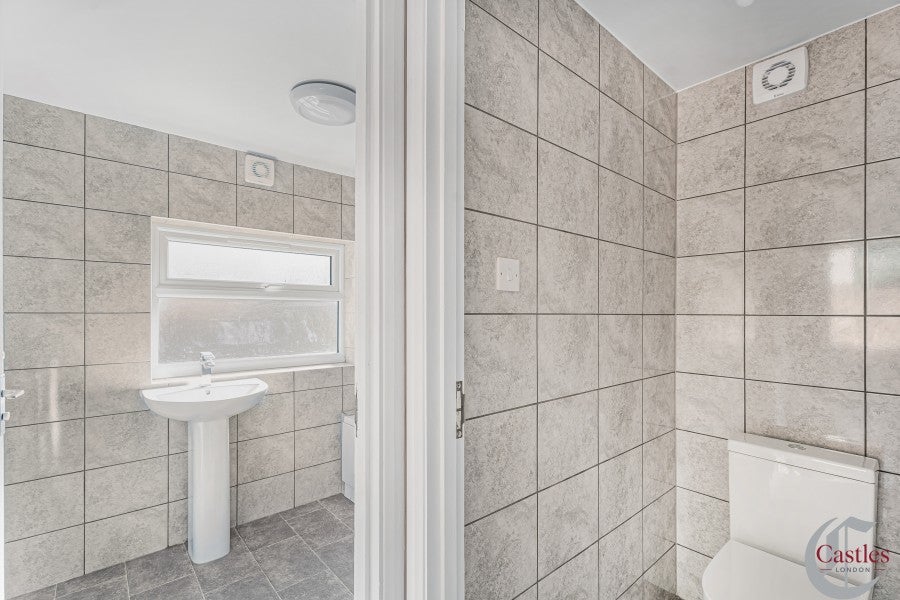 House Liberty Close in Greater London