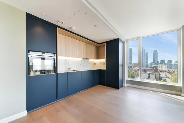 Flat Kennington Lane in Greater London
