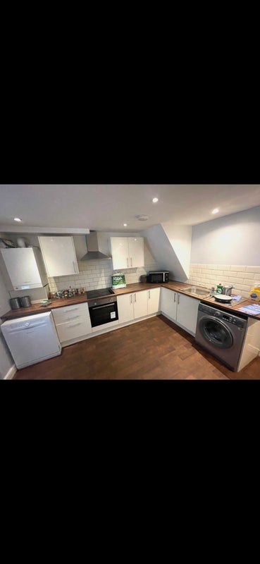Room Rhymney Street in Cardiff