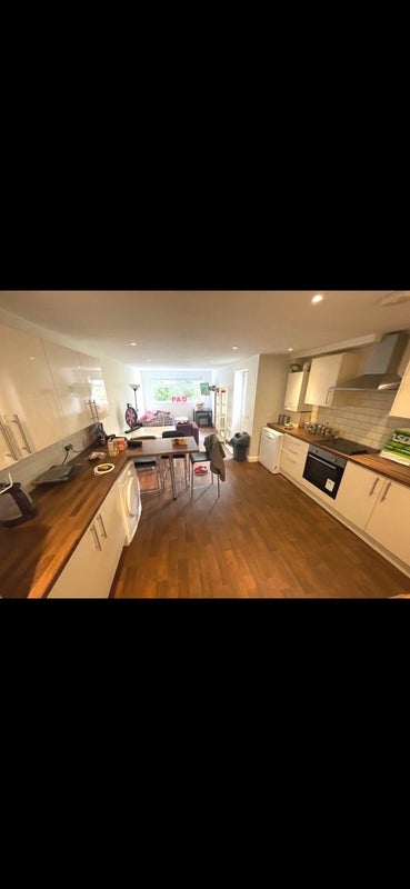 Room Rhymney Street in Cardiff