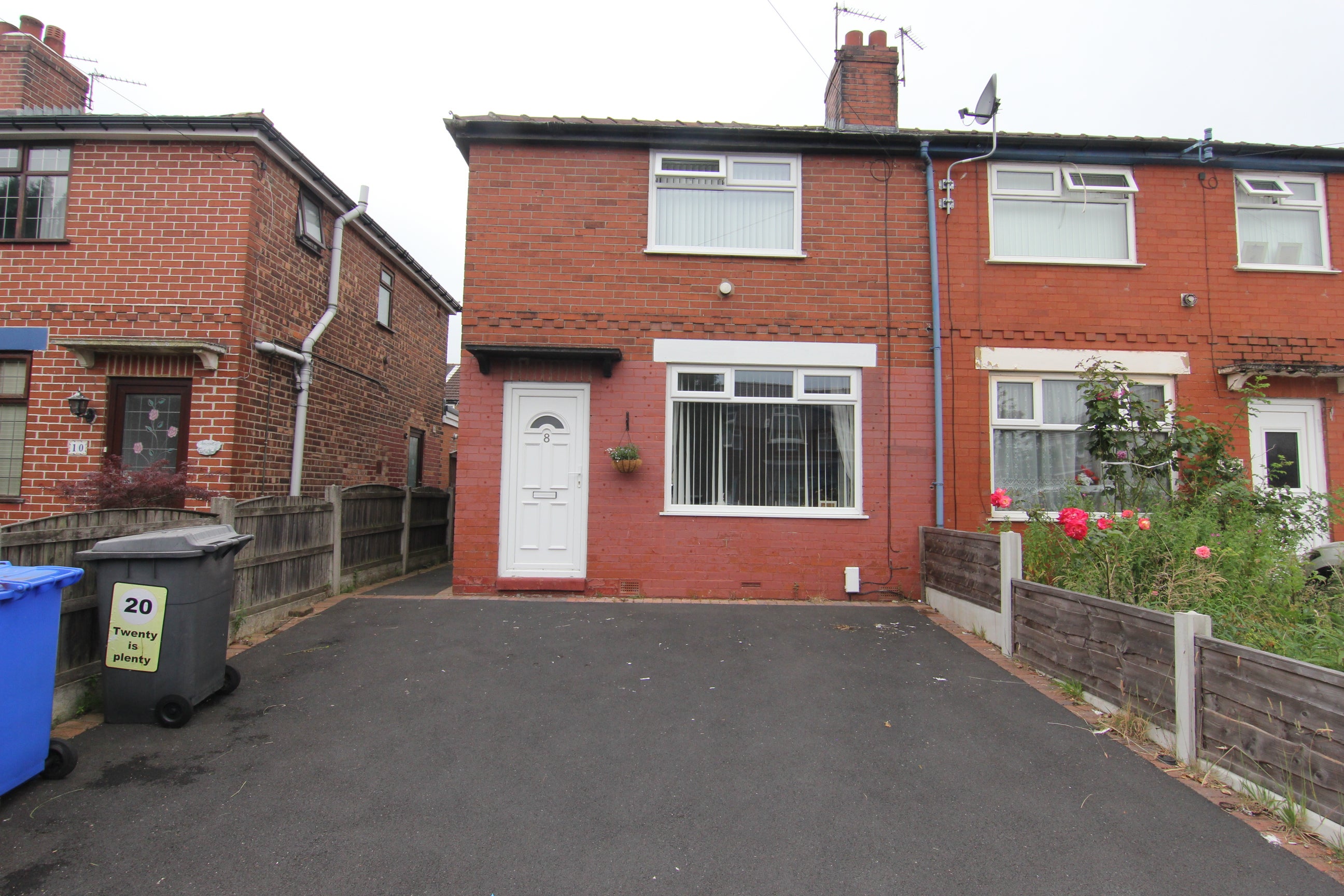 House Tewkesbury Avenue in Tameside