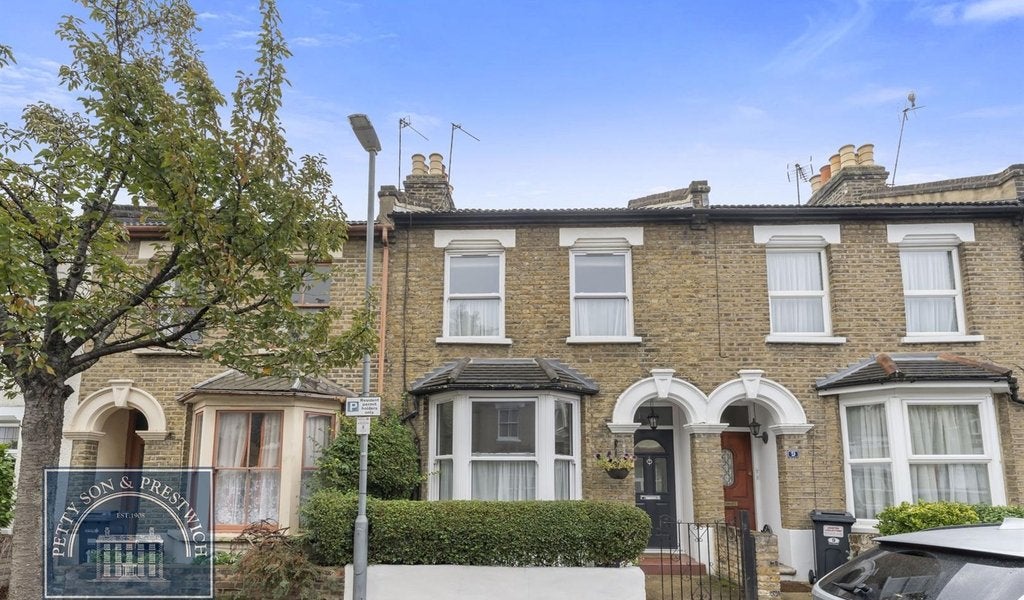 House Sydney Road in Greater London