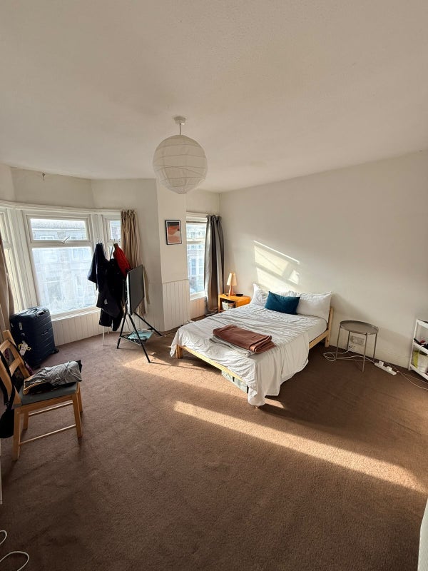 Room Battenburg Road in Bristol