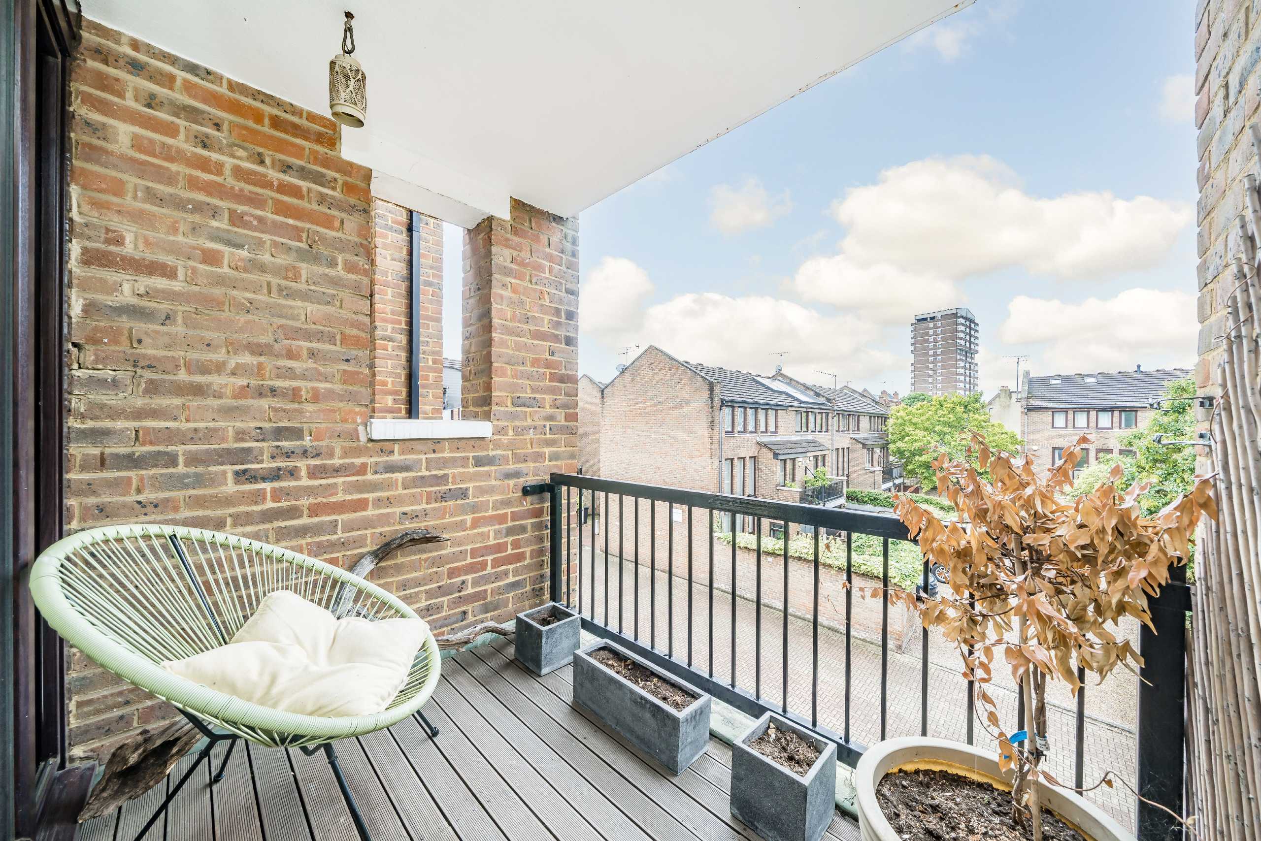 Flat Cheryls Close in Greater London