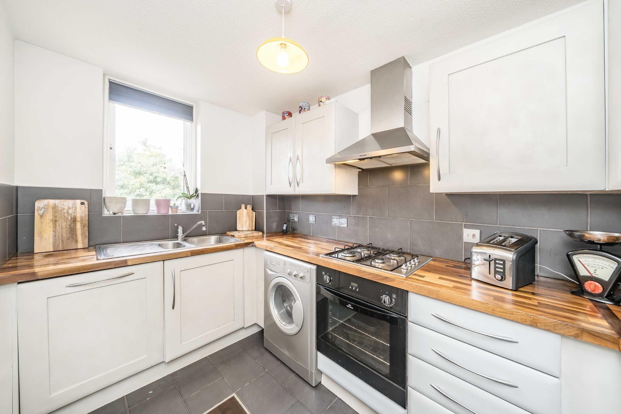 Flat Cheryls Close in Greater London