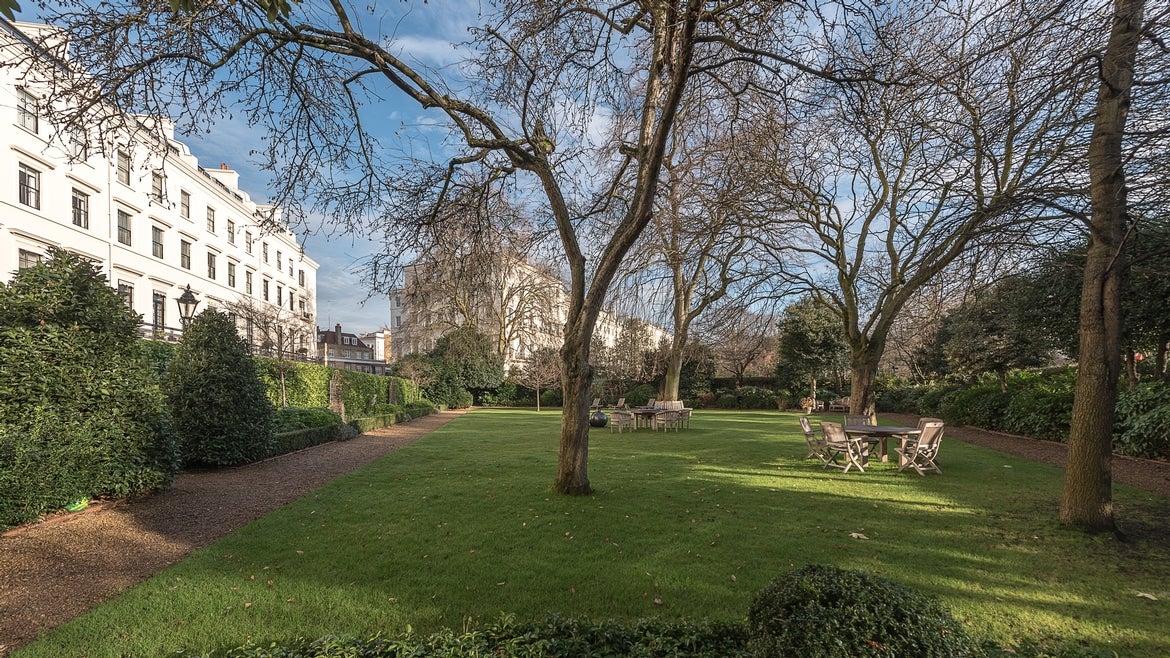 Flat Hyde Park Gardens in London