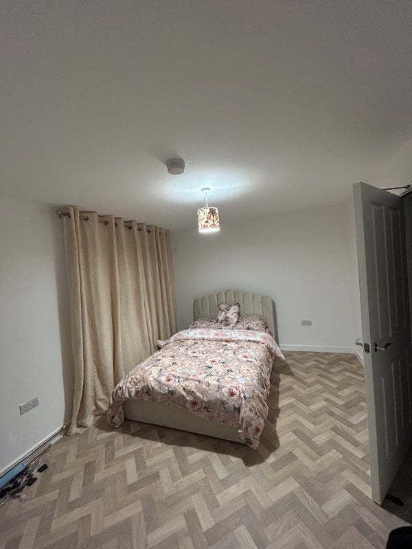 Room Lasswade Road in City of Edinburgh