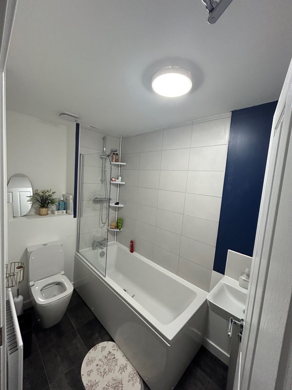 Room Lasswade Road in City of Edinburgh