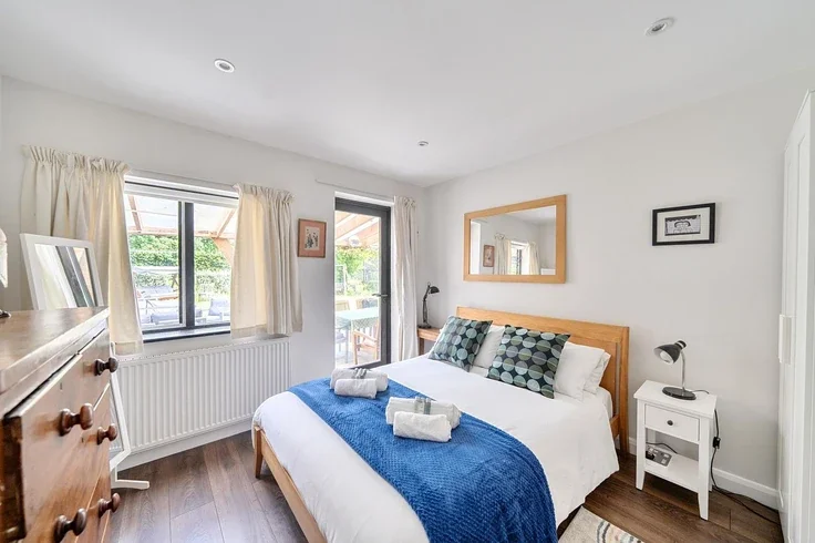 House Martineau Close in Elmbridge