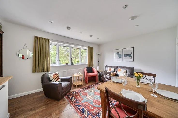 House Martineau Close in Elmbridge