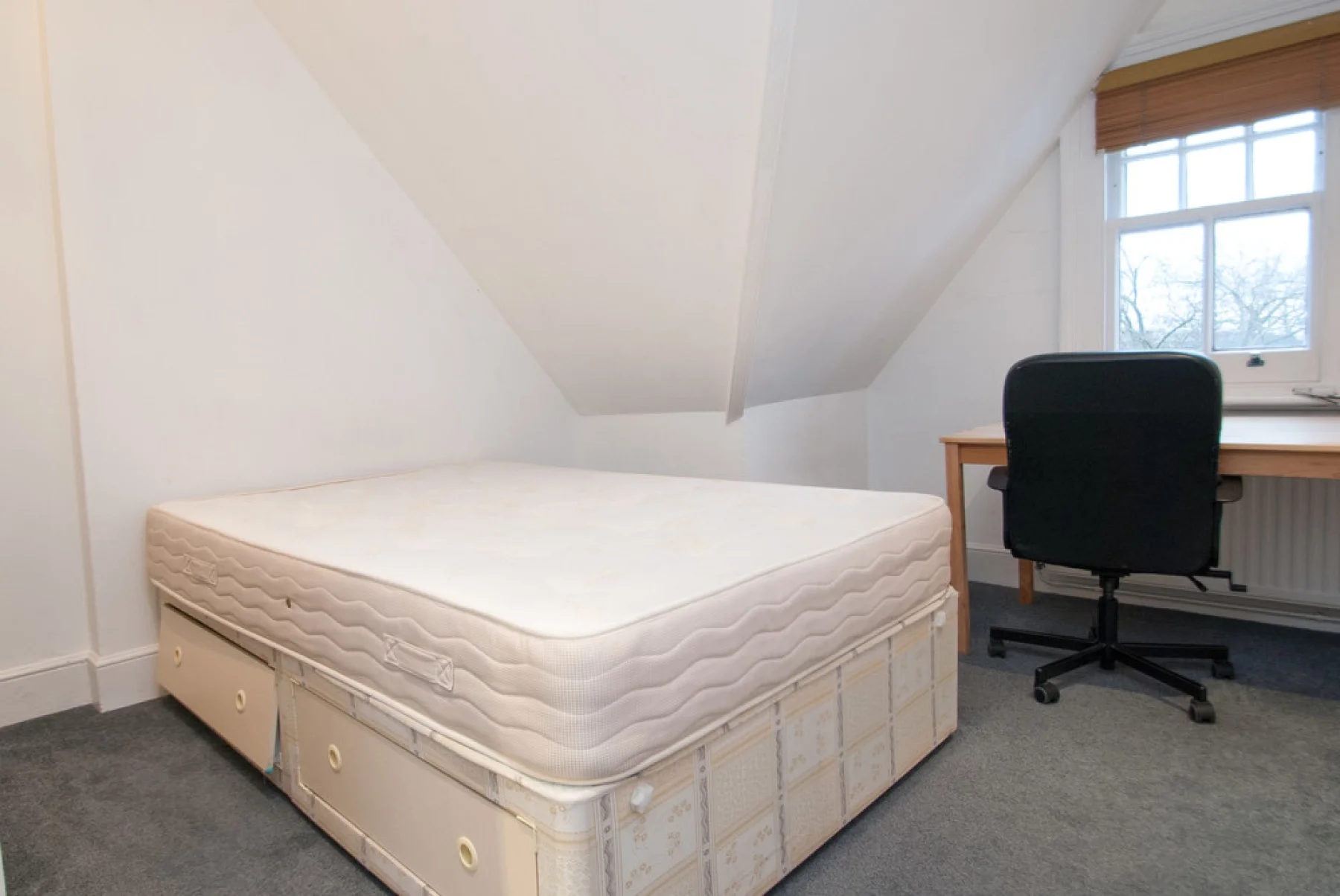 Flat Evelyn Gardens in Greater London