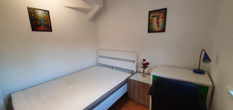 Room Daffodil Street in Greater London