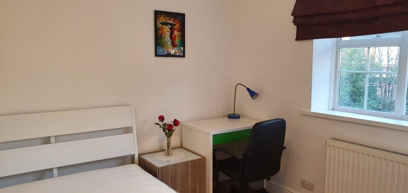 Room Daffodil Street in Greater London