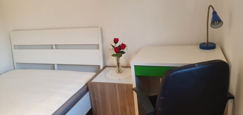 Room Daffodil Street in Greater London