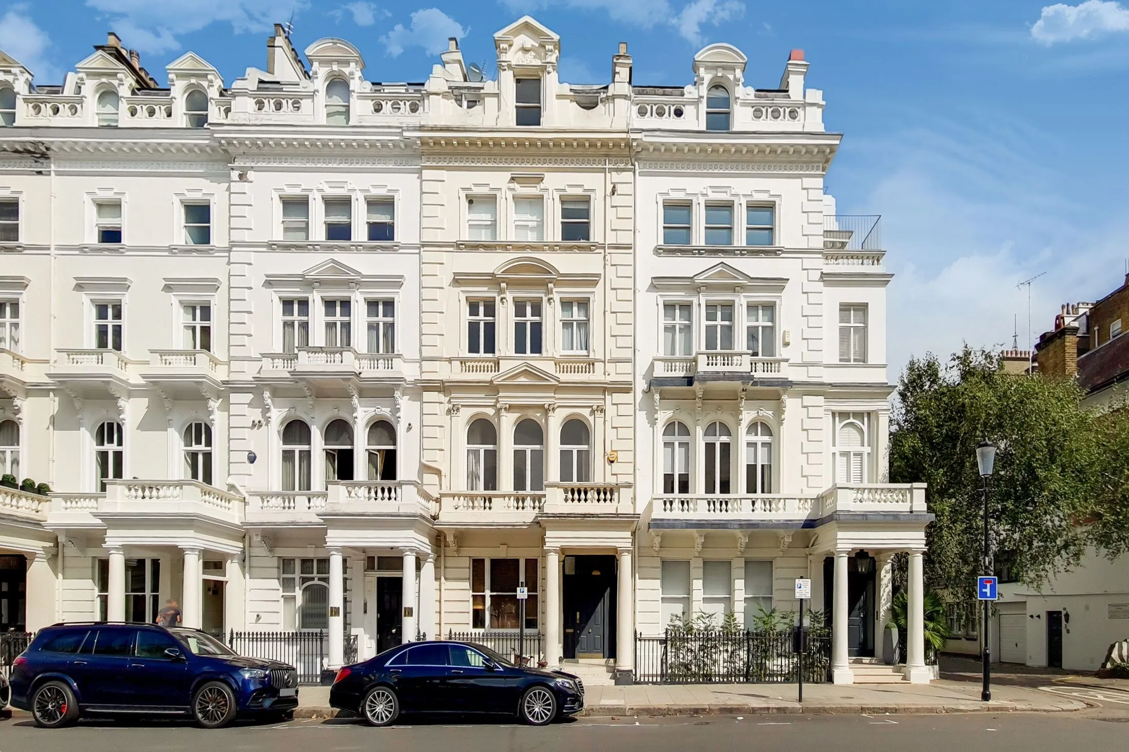 Flat Queen's Gate Terrace in Greater London
