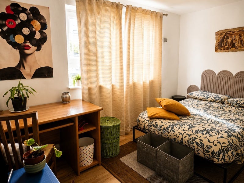 Room Market Street in Greater London