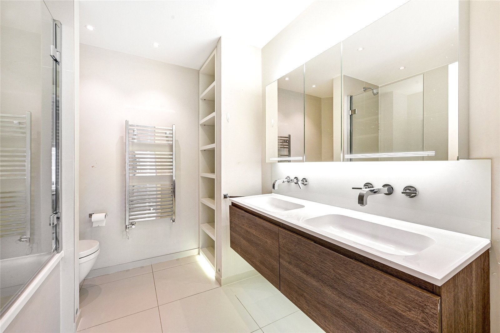 Flat Onslow Square in Greater London