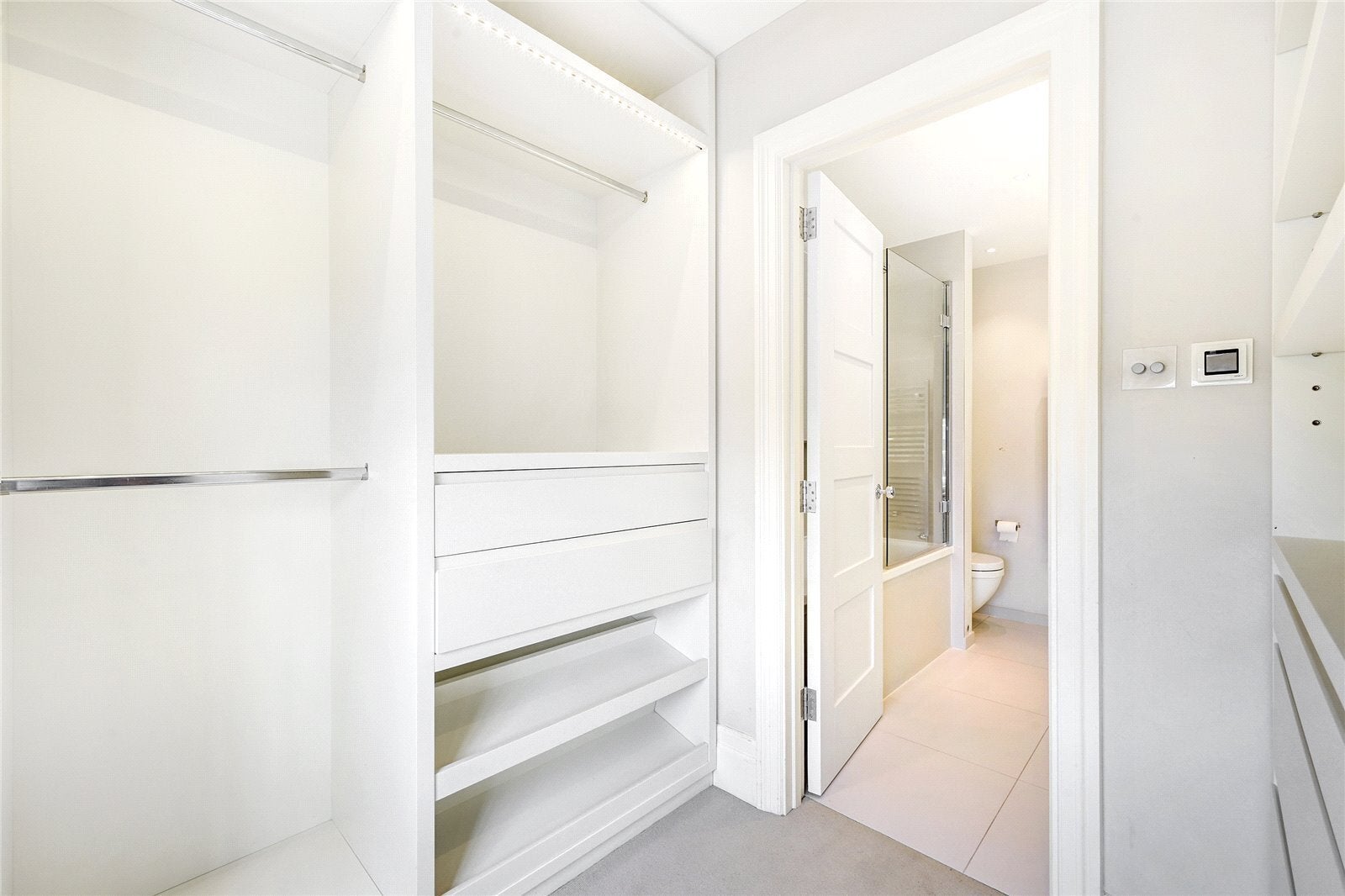 Flat Onslow Square in Greater London