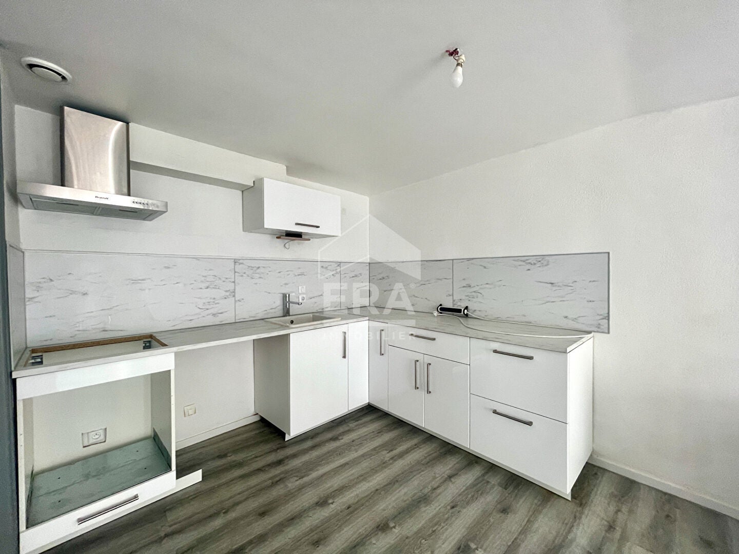 Flat Route de Rognes in Saint-Cannat