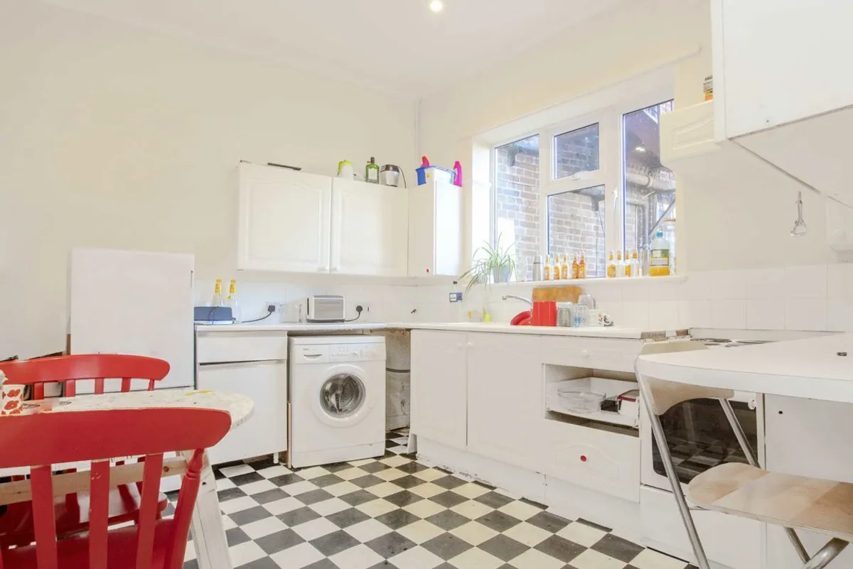 Room Castle Street in Greater London