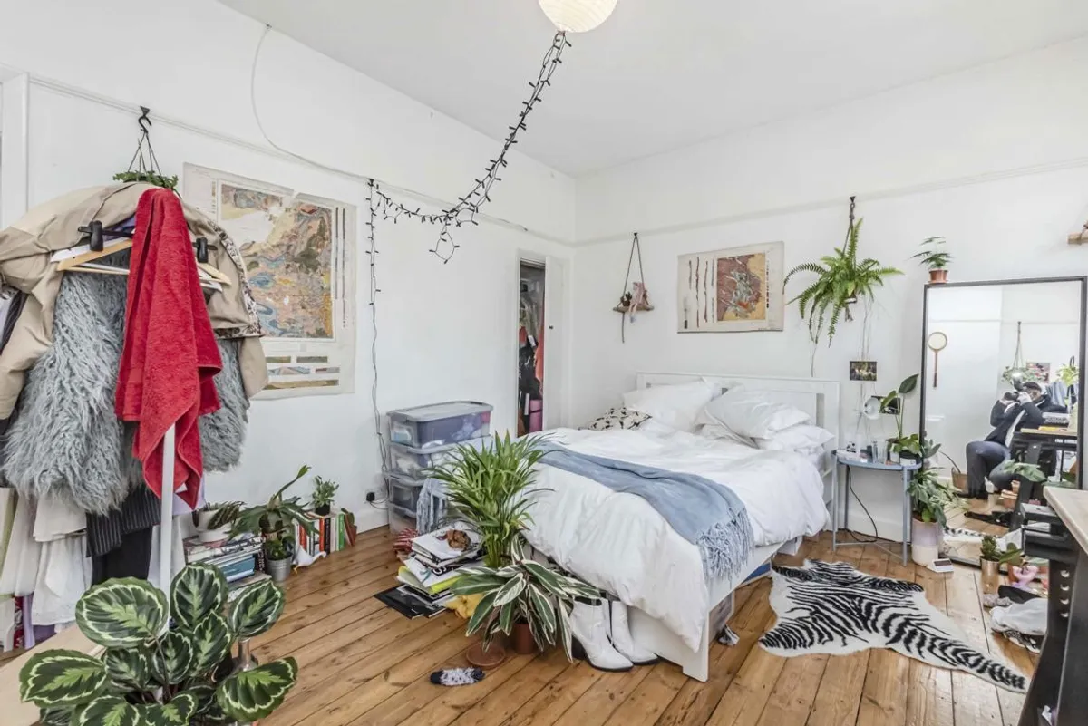 Room Castle Street in Greater London