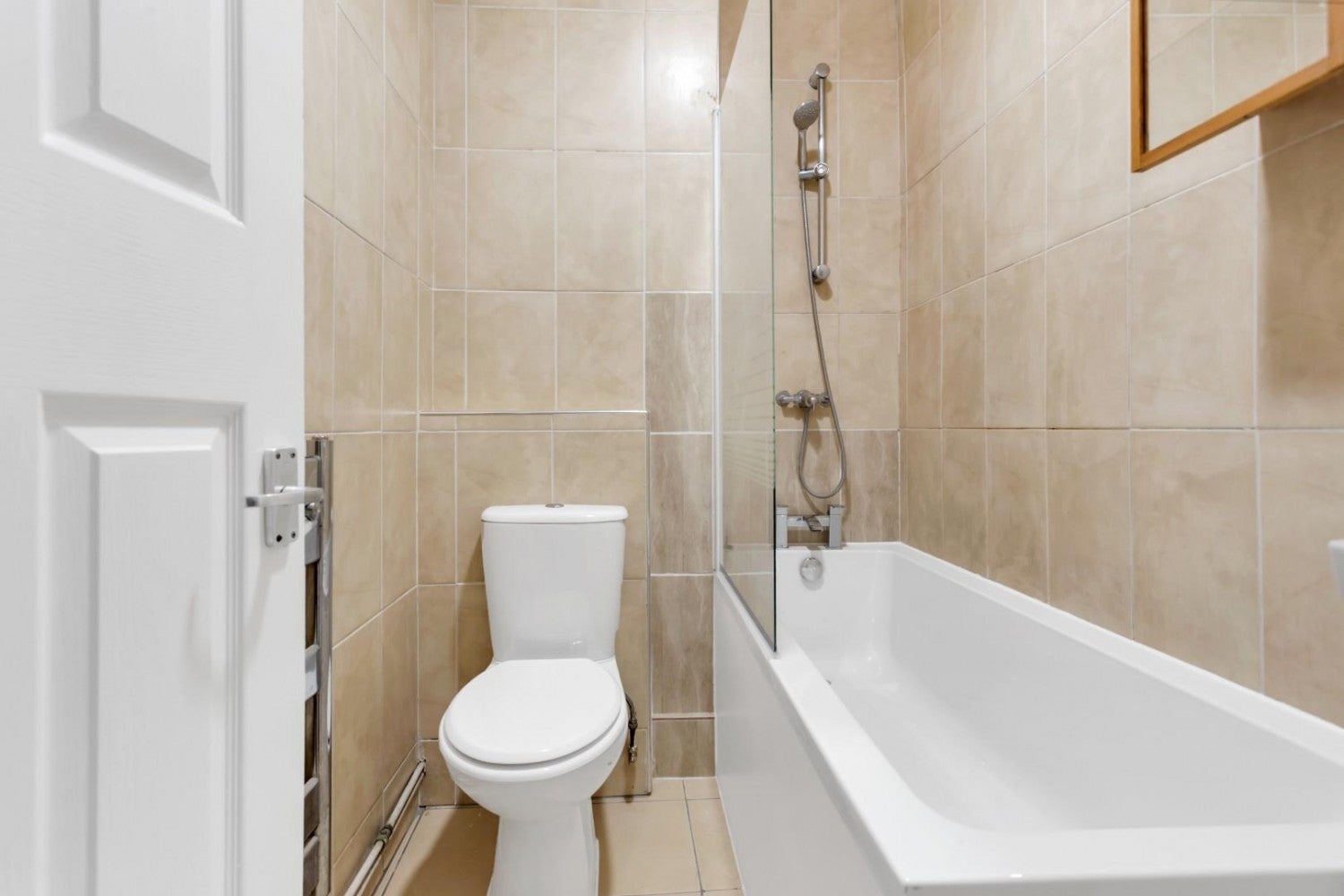 Flat Lowfield Road in Greater London