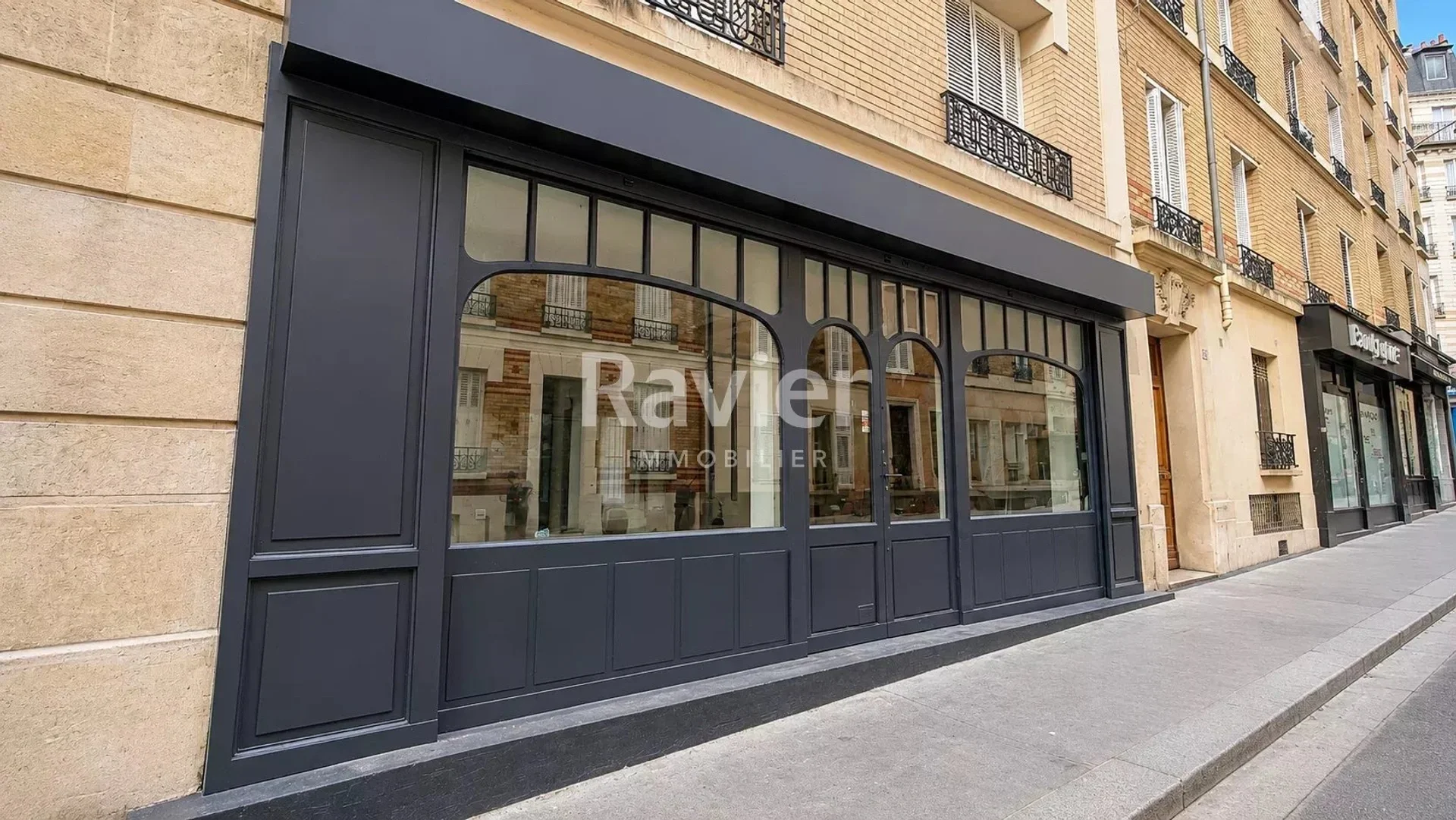 Flat Rue Claude Decaen in Paris