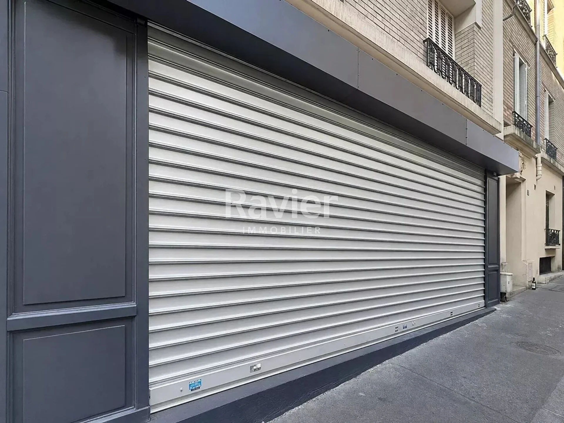 Flat Rue Claude Decaen in Paris