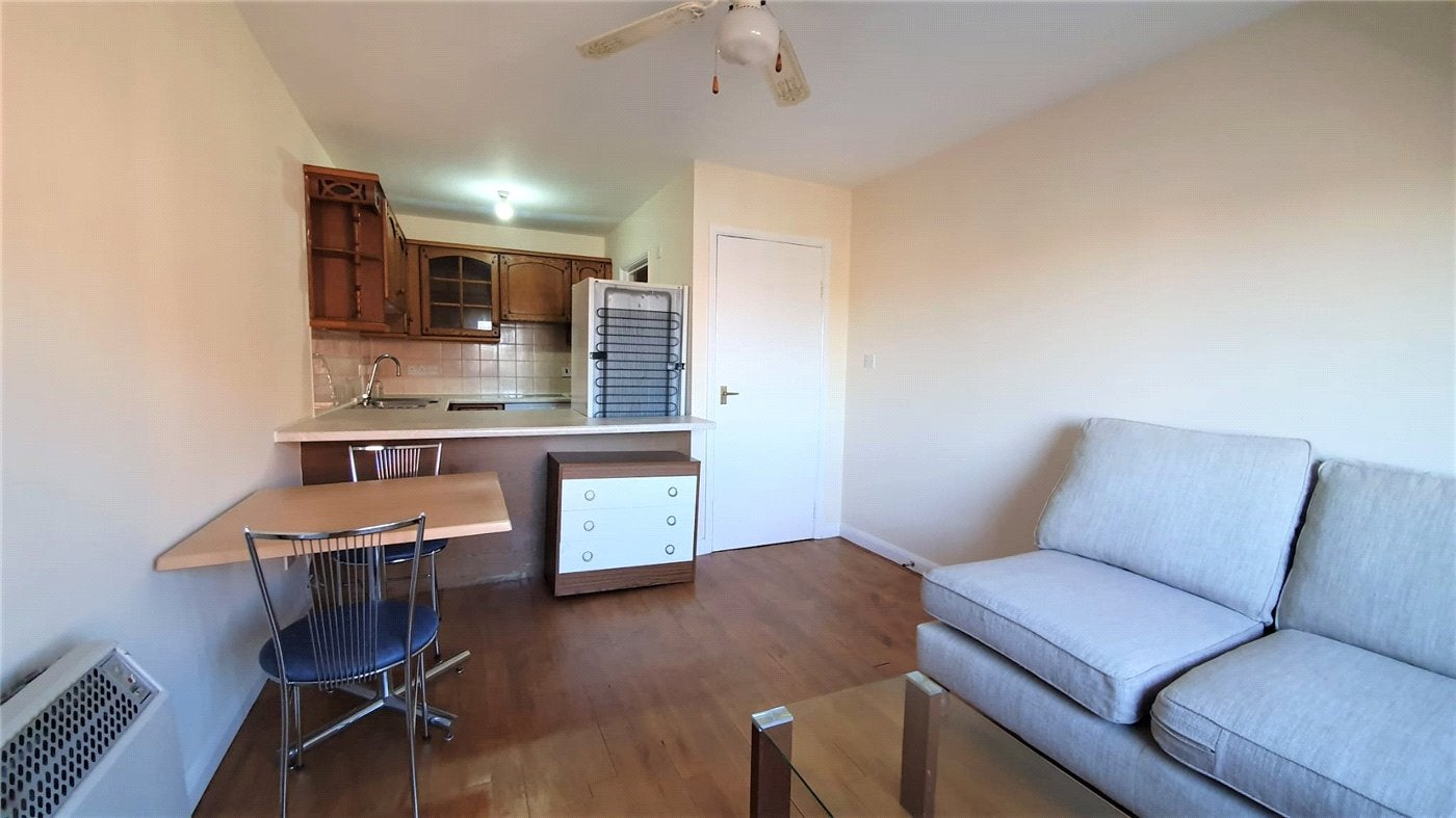 Flat Fairholme Road in Greater London