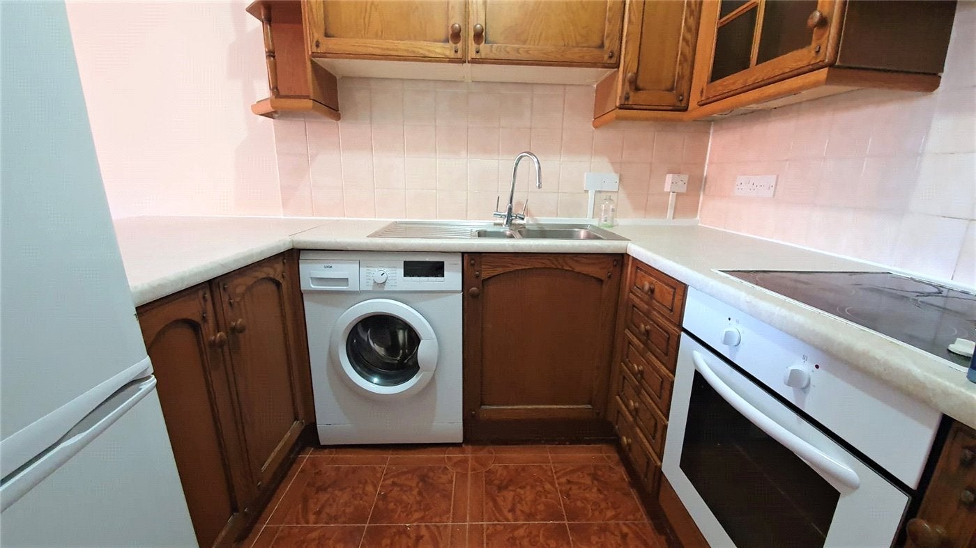 Flat Fairholme Road in Greater London