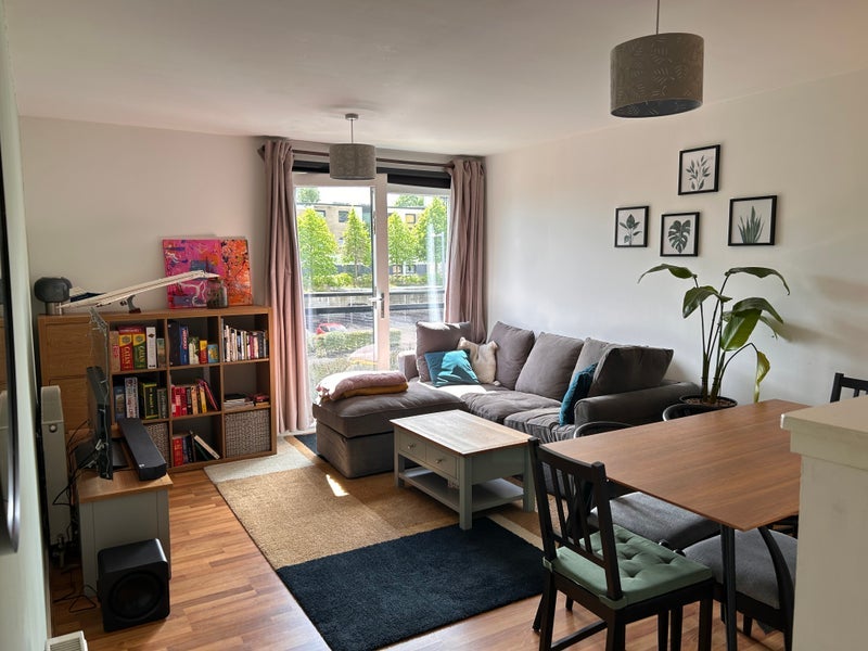 Room Firpark Court in Glasgow