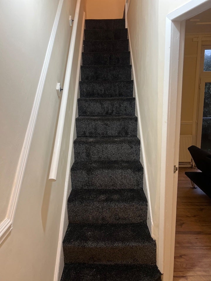 Room Mottram Road in Tameside