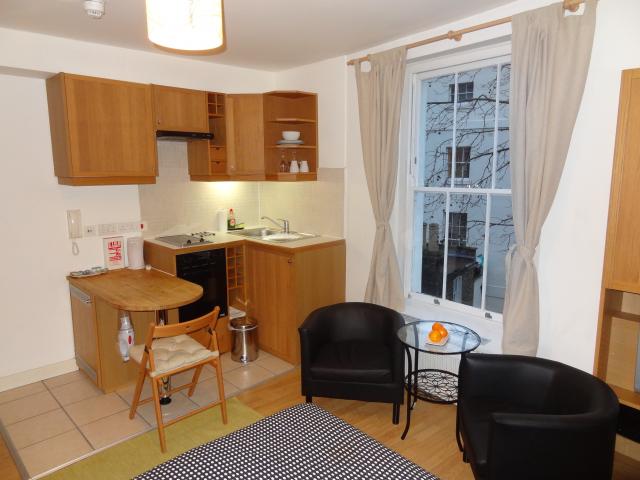 Flat Cartwright Gardens in Greater London