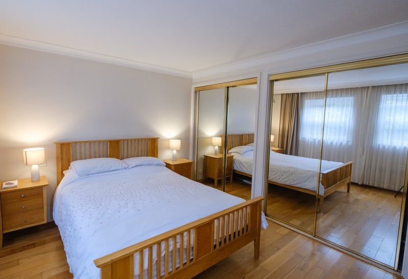 Flat Thorney Crescent in Greater London