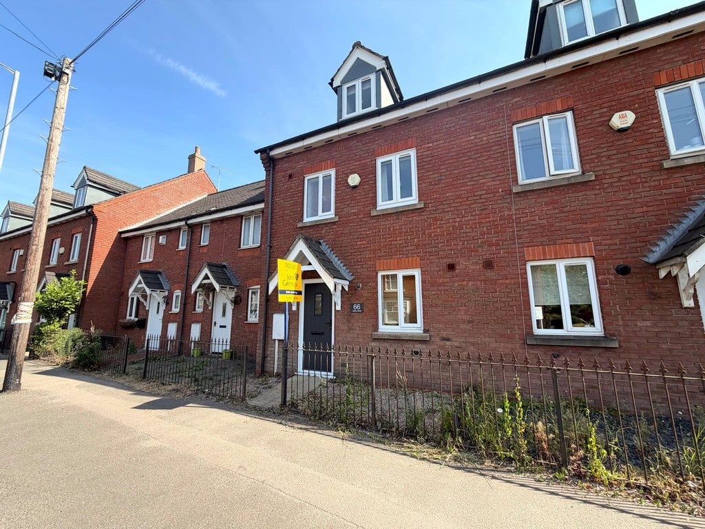 House SEVEN ACRES CLOSE in East Staffordshire