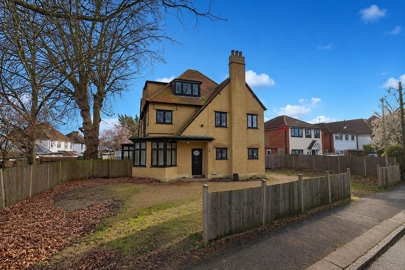 Room Green Lane in Borough of Spelthorne
