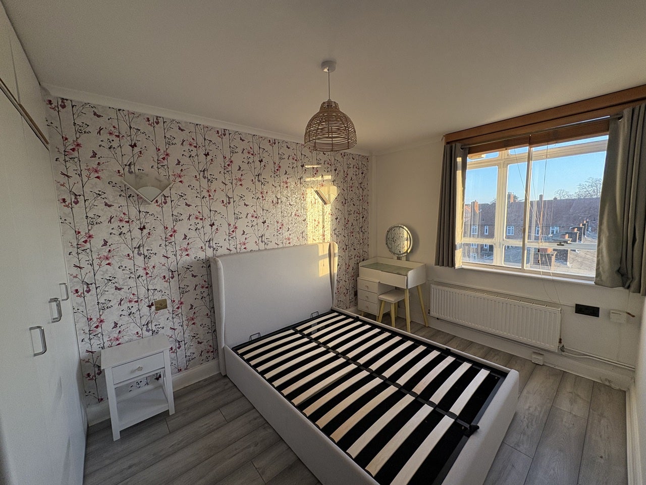 Flat Hopton Road in Greater London