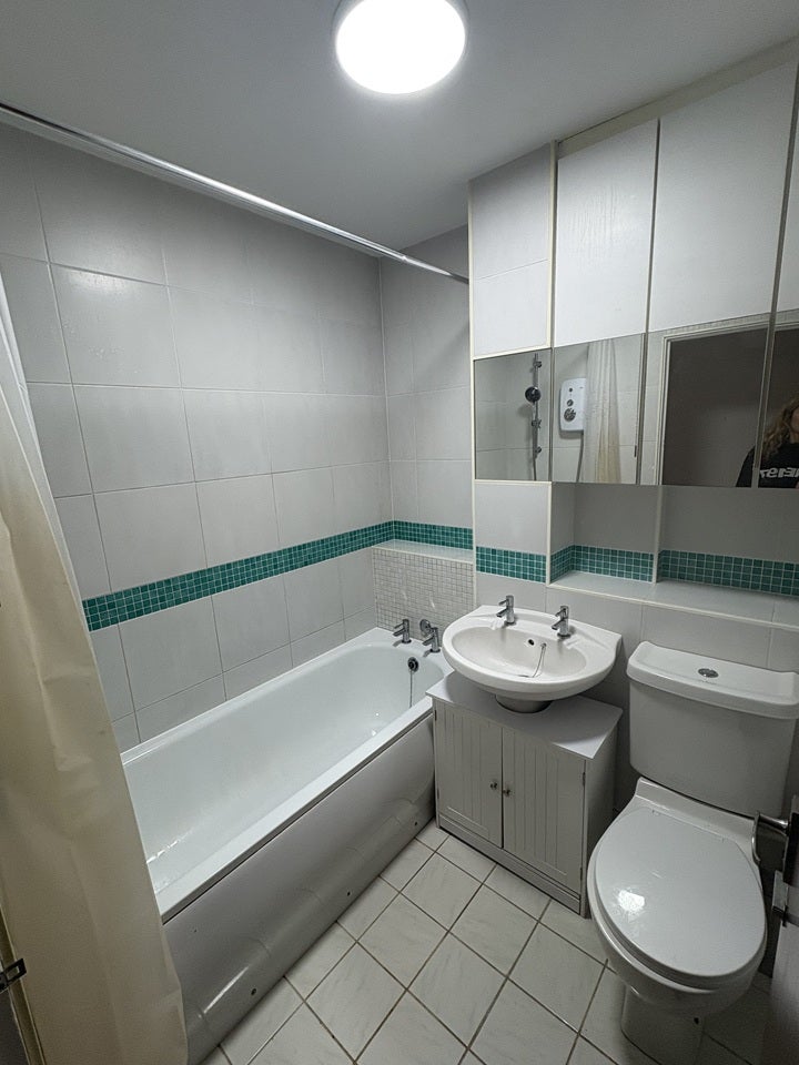 Flat Hopton Road in Greater London