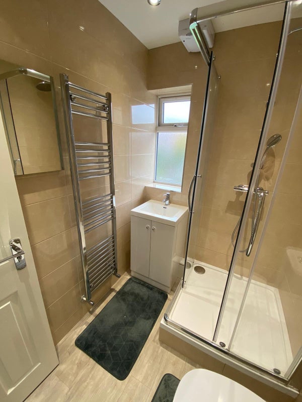 Room Torrington Avenue in Coventry