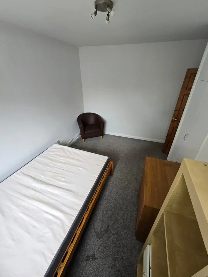 Room Priory Lane in Greater London