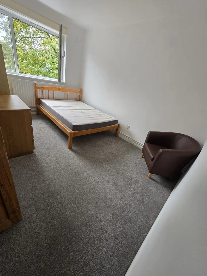Room Priory Lane in Greater London