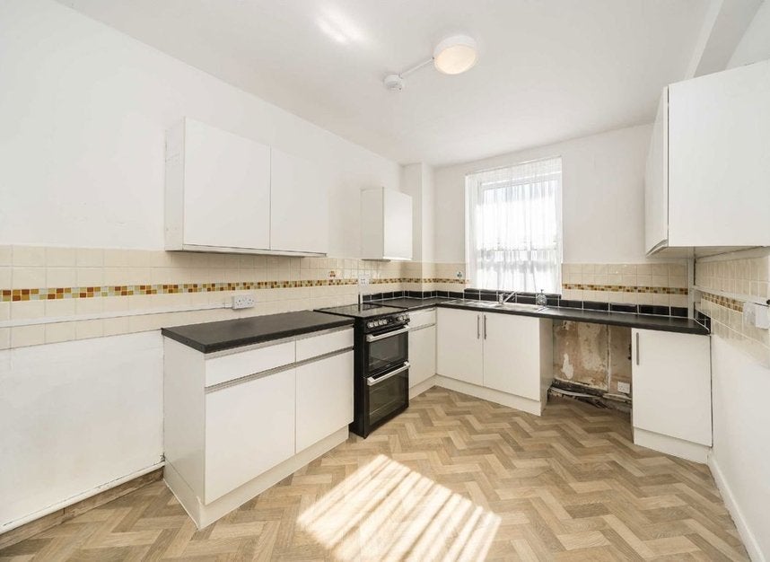 Flat Prince of Wales Road in Greater London