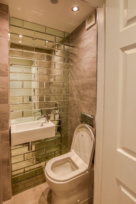Room Bury New Road in Whitefield