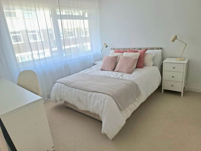 Room Tobin Close in Greater London